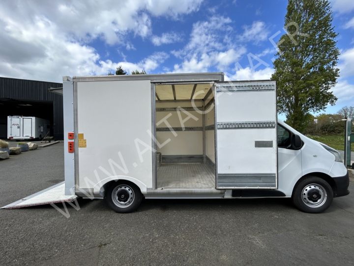 Chassis + body Renault Trafic Box body + Lifting Tailboard BLANC - 9