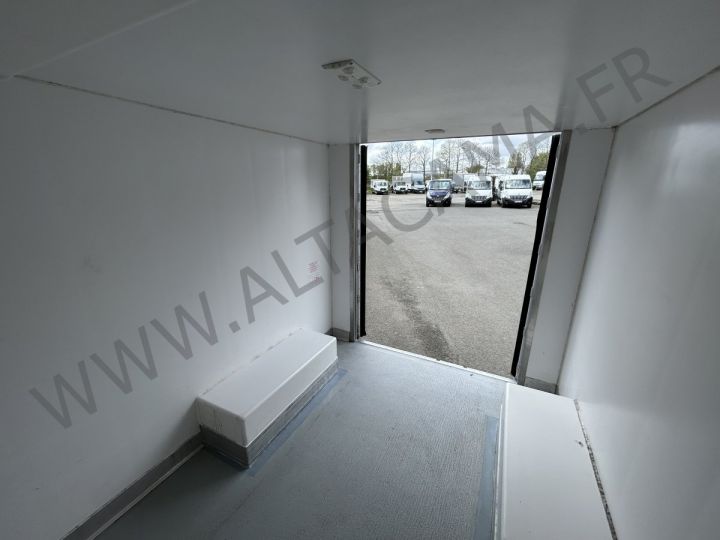 Chassis + body Renault Trafic Insulated box body 125 cv ISOTHERME FRIGORIFIQUE FRC X  BLANC - 15
