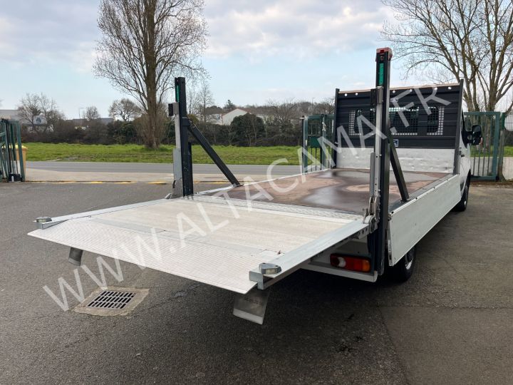 Chassis + body Renault Master Platform body 150cv DCI PLATEAU RIDELLES HAYON ELEVATEUR A COLONNE LEGER DHOLLANDIA 750KGS COFFRE CROCHET ATTELAGE BLANC - 4