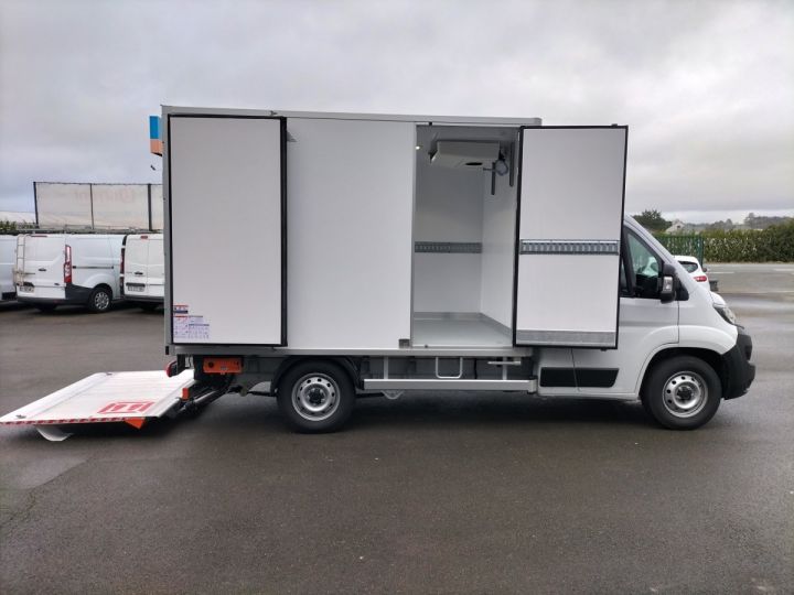 Chassis + body Fiat Ducato Refrigerated body 3.5 M 2.2 MULTIJET 140CH PACK TECHNO BLANC - 8