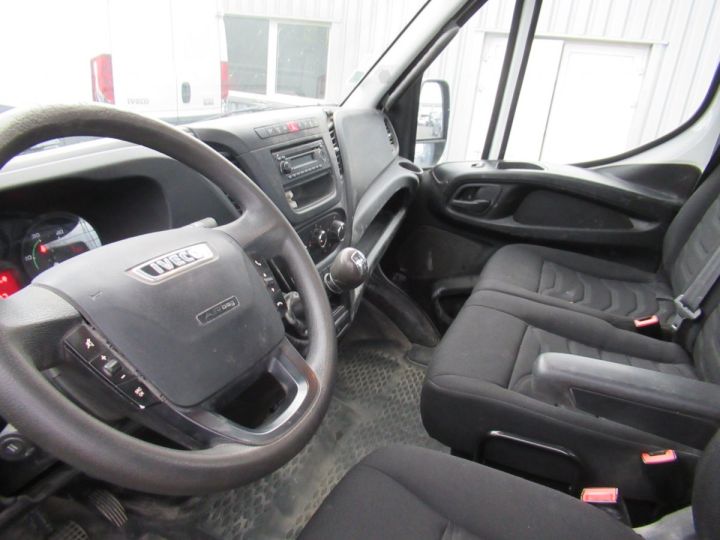 Chasis + carrocería Iveco Daily Volquete trasero 35C15 BENNE 3.0l  - 5