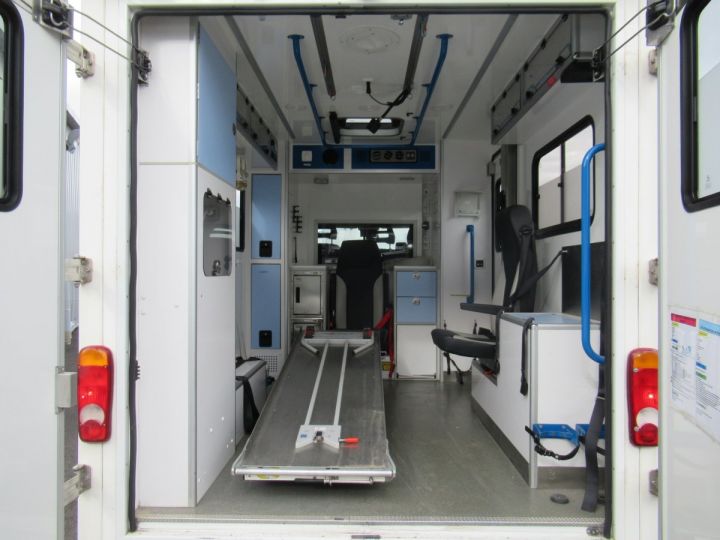 Chassis + carrosserie Fiat Ducato Autre 3.0l MTJ 180 AMBULANCE  - 5