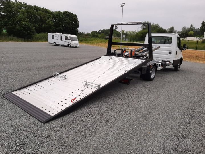 Chassis + carrosserie Iveco Daily Dépanneuse 35C18H DEPANNEUSE 3T5 MOTEUR 3.0L 180CV BV6  VL ROUES JUMELEES BLANC  - 6