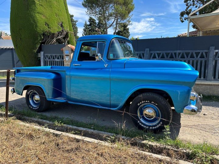 Chevrolet Apache V8 Bleu - 1