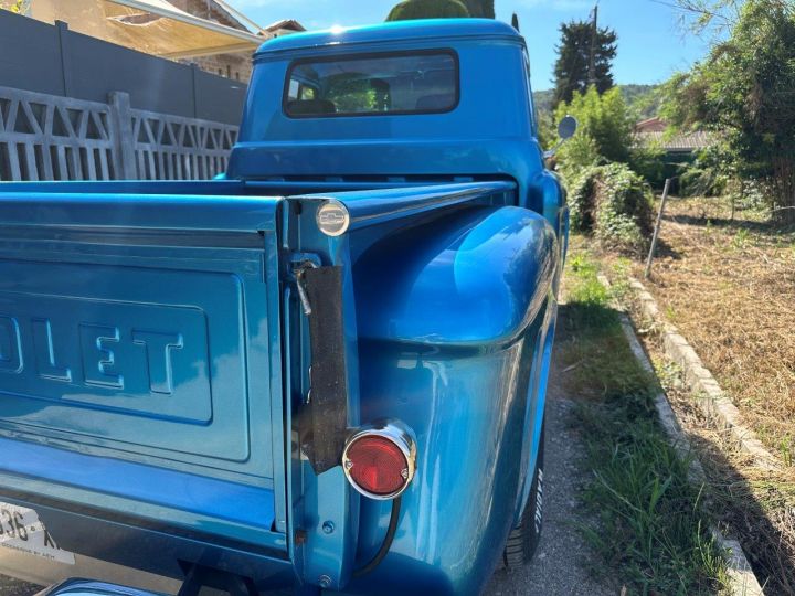 Chevrolet Apache V8 Bleu - 12