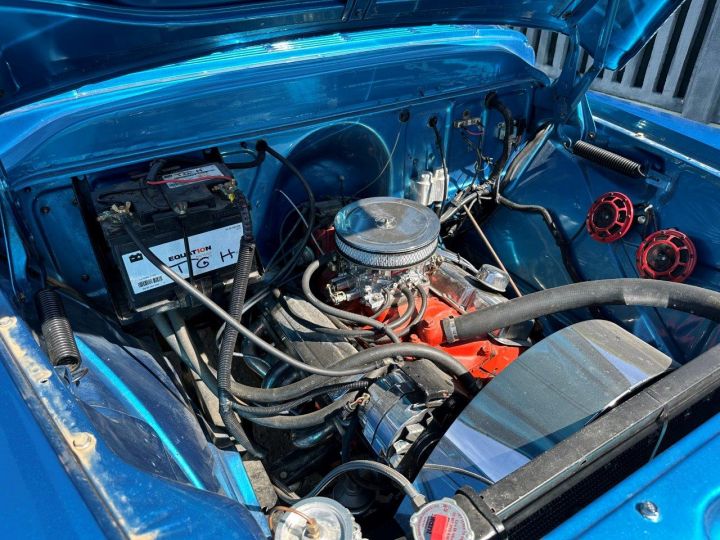 Chevrolet Apache V8 Bleu - 34