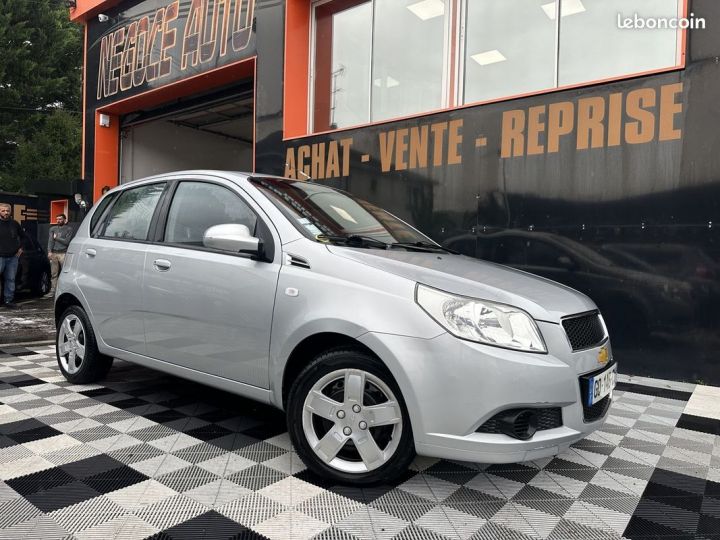 Chevrolet Aveo 1.2 16V 3P Gris - 1