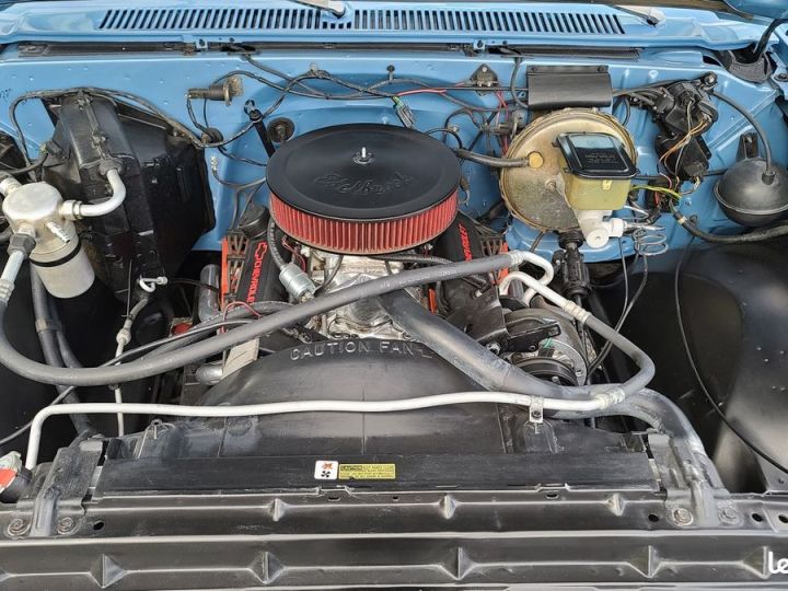 Chevrolet C10 Custom Deluxe V8 Stepside, Restauration Concours Bleu - 4