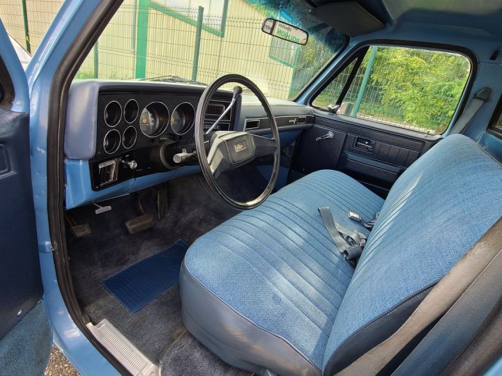 Chevrolet C10 Custom Deluxe V8 Stepside, Restauration Concours Bleu - 17
