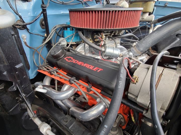 Chevrolet C10 Custom Deluxe V8 Stepside, Restauration Concours Bleu - 37