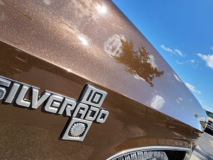 Chevrolet C10 Silverado V8, Restauration Totale Beige - 12