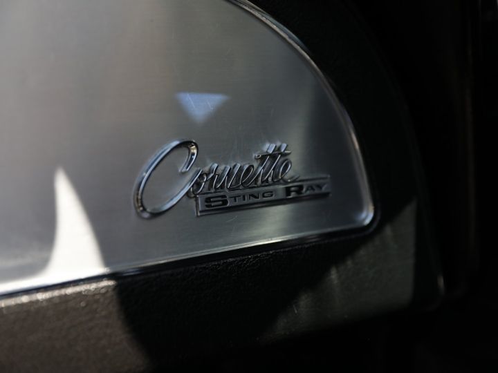 Chevrolet Corvette C2 CHEVROLET CORVETTE C2 STINGRAY CABRIOLET 6.9 427CI RESTAUREE A VOIR !! Gris Metal - 17