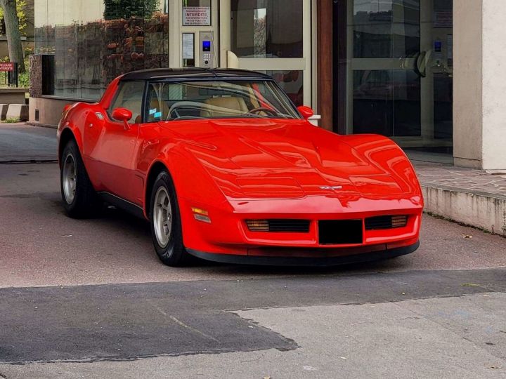 Chevrolet Corvette C3 rouge - 3