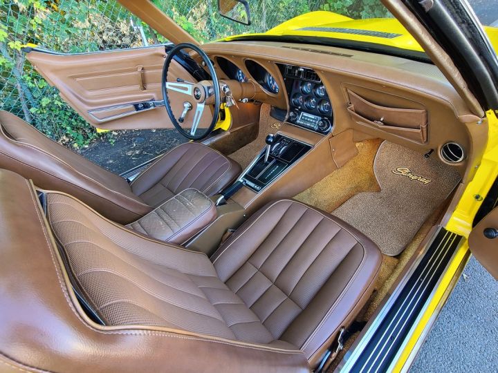 Chevrolet Corvette C3 Cabriolet V8 Jaune - 24