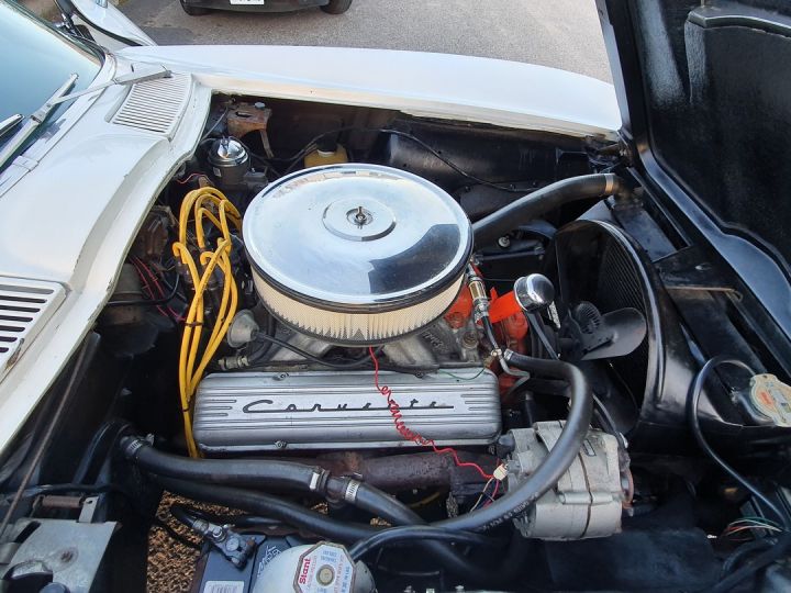 Chevrolet Corvette COUPE V8 327  - 18