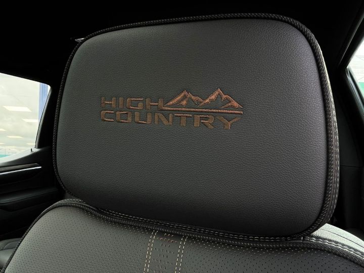 Chevrolet Silverado High Country - V8 6,2L De 420 Ch Boîte Auto 10 Vitesses - Ridelle Multifonction - Caméra 360° - Pas D’écotaxe - Pas TVS - TVA Récupérable Noir Neuf - 16