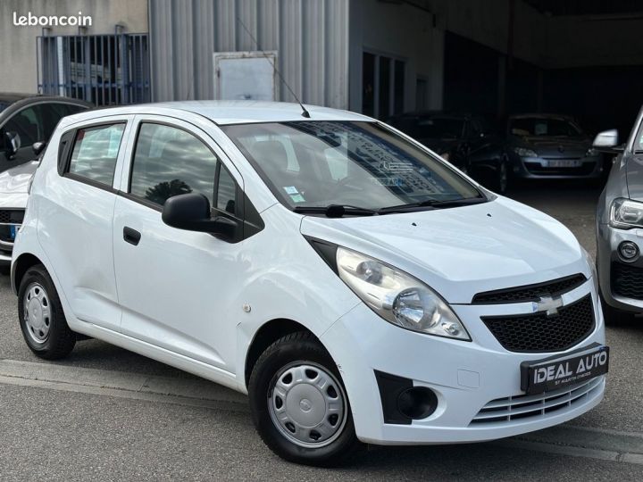 Chevrolet Spark 1.0 Ess 68ch 5P Crit'Air 1 Blanc - 1