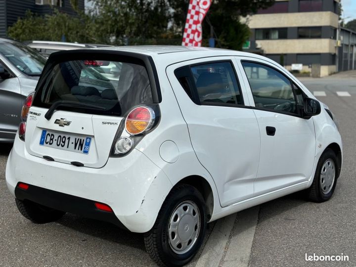 Chevrolet Spark 1.0 Ess 68ch 5P Crit'Air 1 Blanc - 3