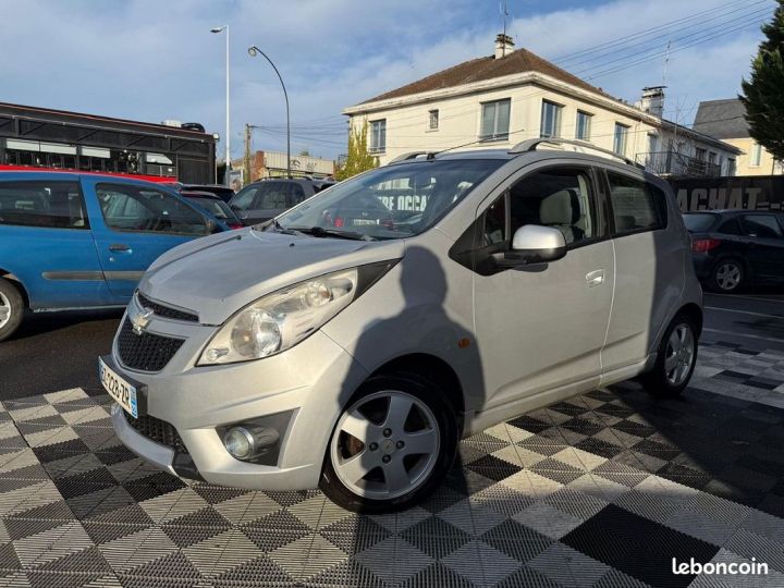 Chevrolet Spark 1.2 16V LT 5P Gris - 3