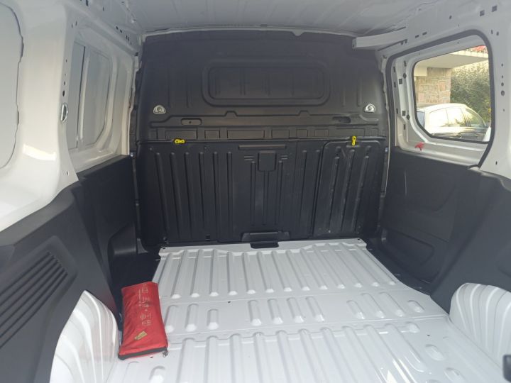 Citroen Berlingo Citroën 1000kg130 CH EAT8 moteur neuf BLANC - 12