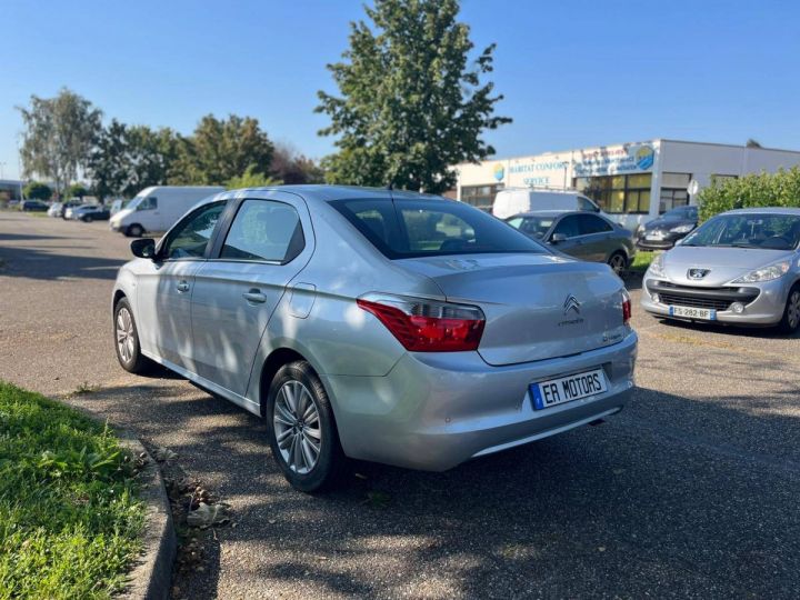 Citroen C-Elysee Citroën 1.2 PureTech 82 cv / SEULEMENT 13.500km GRIS - 8