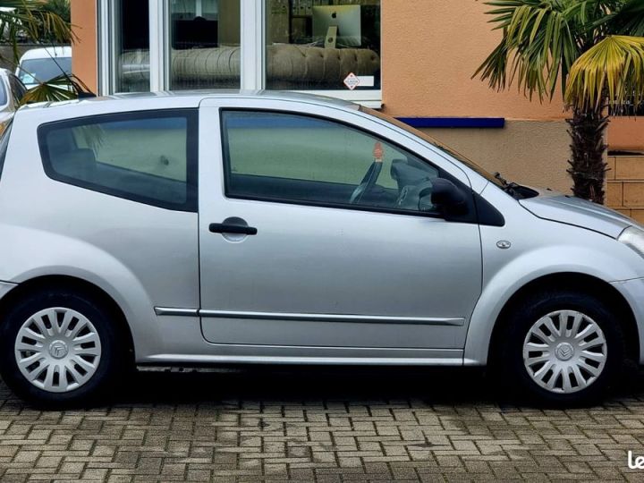 Citroen C2 1.4 i 75 Cv CRIT'AIR 2 GARANTIE 12 MOIS Gris - 2