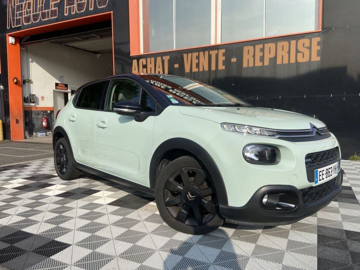 Citroen C3 PURETECH 82CH SHINE Vert - 3