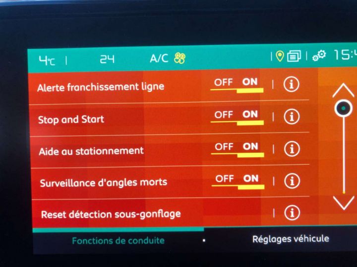 Citroen C4 Cactus 1.2 PureTech Business GPS (EU6.2)Automatique Bleu Métallisé - 19