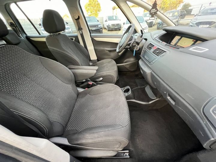 Citroen C4 Citroën Picasso 1.6 HDi 110ch Business BMP6 7Places Régulateur GPS GRIS - 10