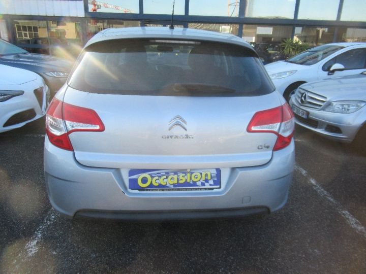 Citroen C4 HDi 90 Attraction Gris Clair - 5