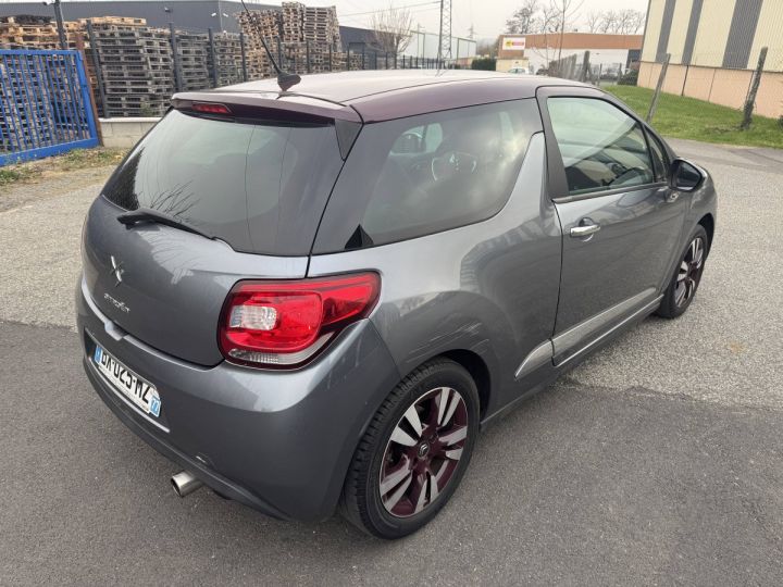 Citroen DS3 Citroën 1.6 e-HDi90 Airdream So Chic 5cv GRIS - 2