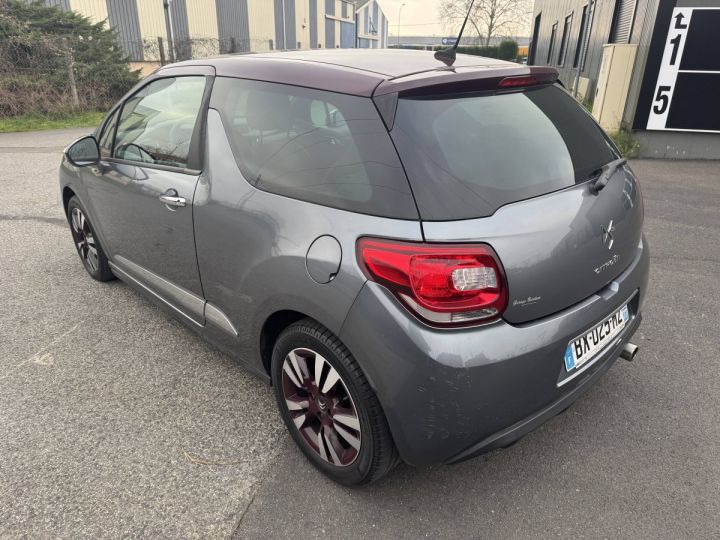 Citroen DS3 Citroën 1.6 e-HDi90 Airdream So Chic 5cv GRIS - 4