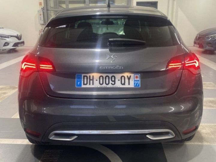 Citroen DS4 1.6 E-HDI115 AIRDREAM SO CHIC ETG6 Gris F - 5