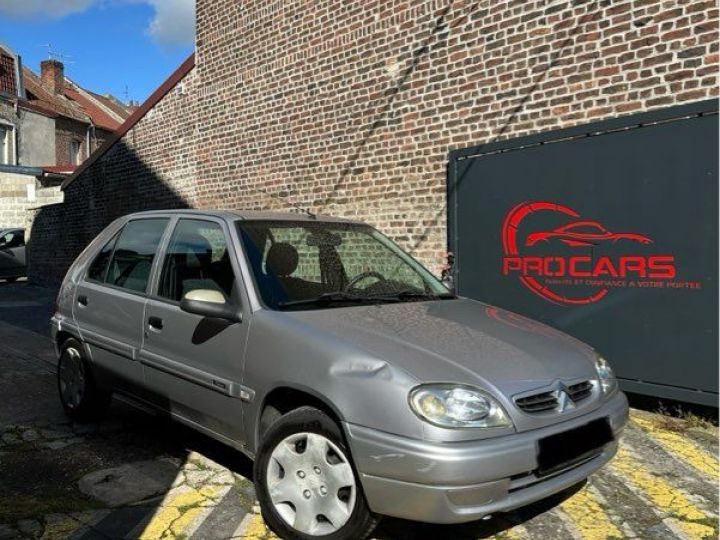 Citroen Saxo 1,4i BOÎTE AUTO 96,000KM Gris - 1