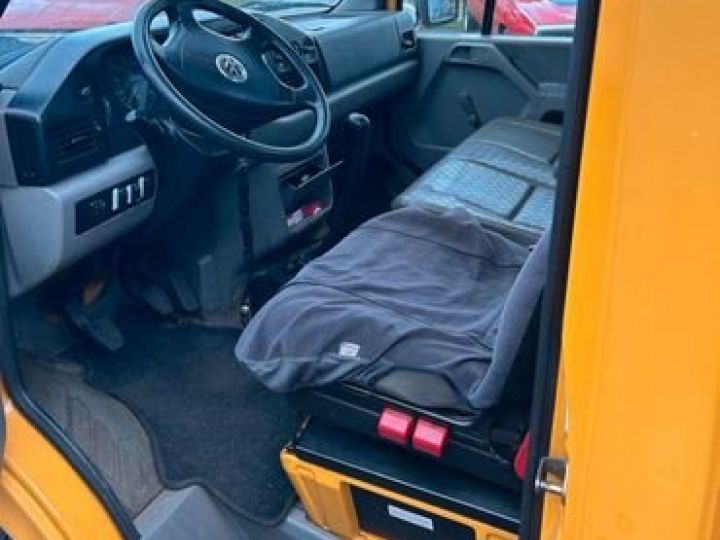 Commercial car Volkswagen LT Breakdown truck body VW 46 2.5 TDI. Depanneuse Jaune - 5