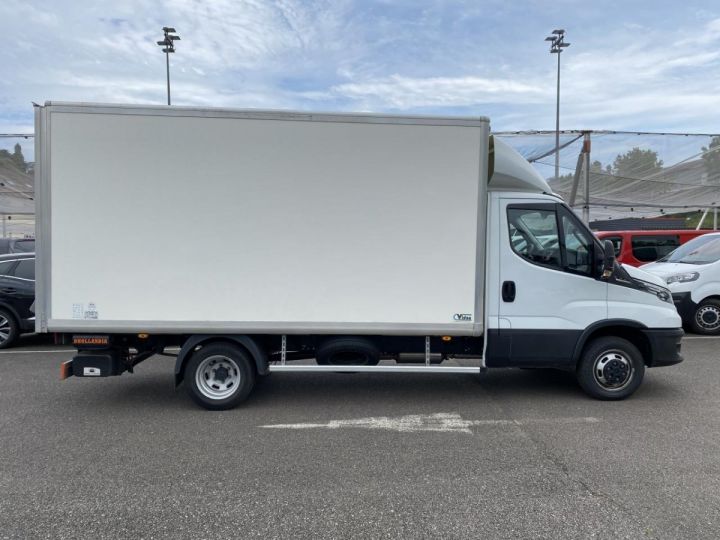 Commercial car Iveco Daily Chassis cab V 35C18 RJ CHASSIS CABINE + CAISSE BVA8 Blanc - 3