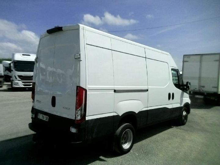 Commercial car Iveco Daily 35C13V12 Blanc - 2