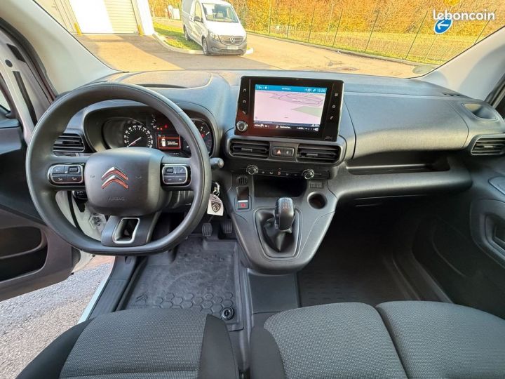 Commercial car Citroen Berlingo Other Citroën M 650kg BlueHDi 100ch S&S Driver BVM5 TVA RECUP 1ère main 3 places Entretien complet  GPS Caméra AR + latérale Habillage bois Casier CarPlay & Blanc - 2