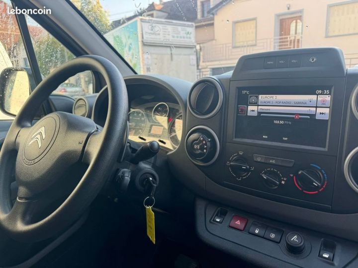 Commercial car Citroen Berlingo Other Citroën M BLUEHDI 100CH ETG6 BUSINESS Historique d'entretien Garantie 12 mois Apple CarPlay Boîte automatique Blanc - 7