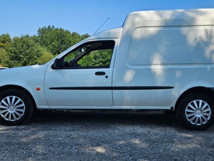 Commercial car Ford Transit Other COURIER FOURGON AMBIENTE Blanc - 7