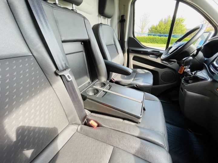 Commercial car Ford Transit Other Custom 2.0TDCi L1H1 Sport AHK - ZVW - Cruise - 32K km Gris - 32