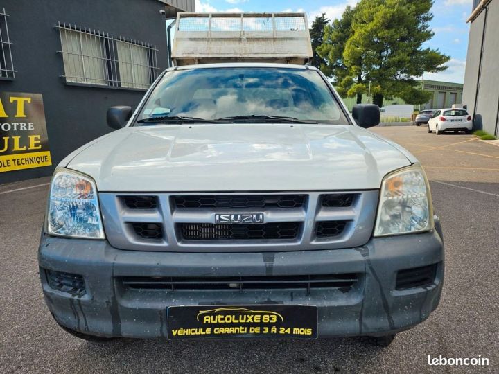 Commercial car Isuzu D-Max Other space cap 2.5l 100 cv tva récupérable Blanc - 2