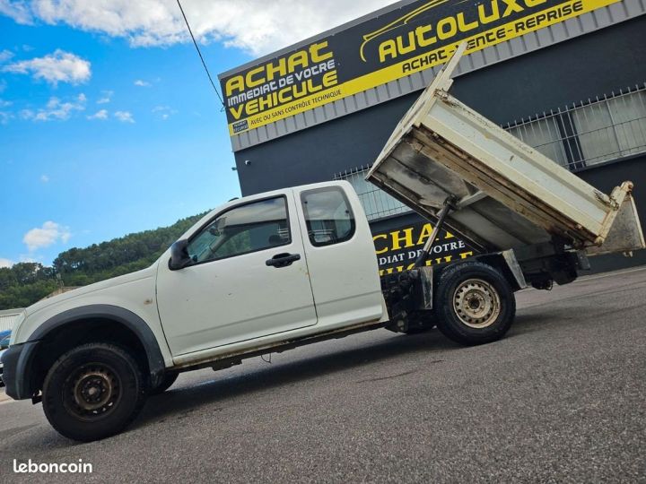 Commercial car Isuzu D-Max Other space cap 2.5l 100 cv tva récupérable Blanc - 3