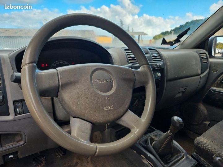 Commercial car Isuzu D-Max Other space cap 2.5l 100 cv tva récupérable Blanc - 4