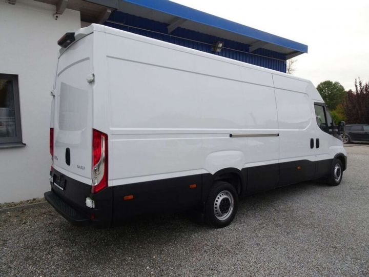 Commercial car Iveco Daily Other 2023 35S16 V 2,3 D Kastenwagen L4H2 / Jahreswagen  - 14