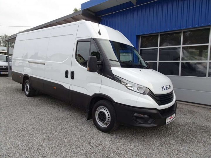 Commercial car Iveco Daily Other 2023 35S16 V 2,3 D Kastenwagen L4H2 / Jahreswagen  - 1