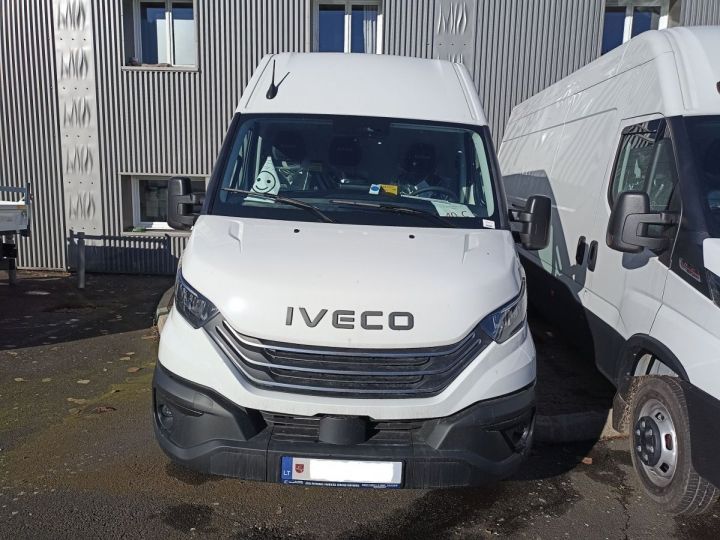 Commercial car Iveco Daily Other 35C FG 35C18H V18 4100 3.0 HI-MATIC Blanc - 1