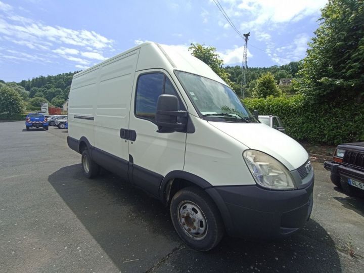 Commercial car Iveco Daily Other 35C FG ROUES JUMELEES FOURGON PHASE 2 35C13V13 2.3 TD MOYEN SURÉLEVÉ 126 CV Blanc - 3