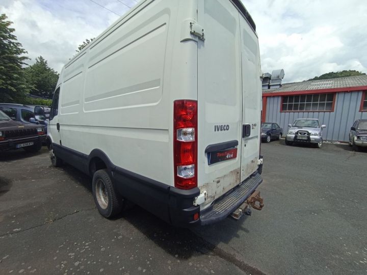 Commercial car Iveco Daily Other 35C FG ROUES JUMELEES FOURGON PHASE 2 35C13V13 2.3 TD MOYEN SURÉLEVÉ 126 CV Blanc - 5