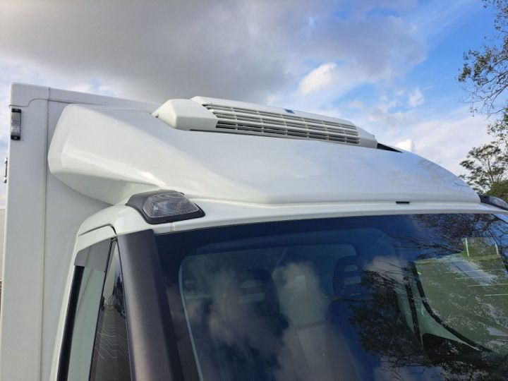 Commercial car Iveco Daily Other 35C16 CAISSE FRIGO HAYON 65000E HT Blanc - 32